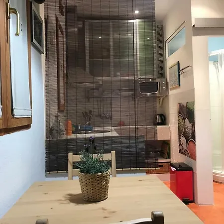 Apartamento En Corrala Madrid Exterior photo